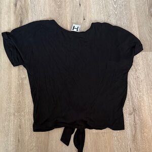H by Bordeaux Black Short Sleeve Top